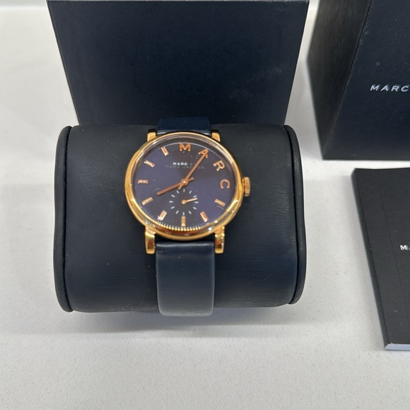 Marc Jacobs Watch - Picture 2 of 6